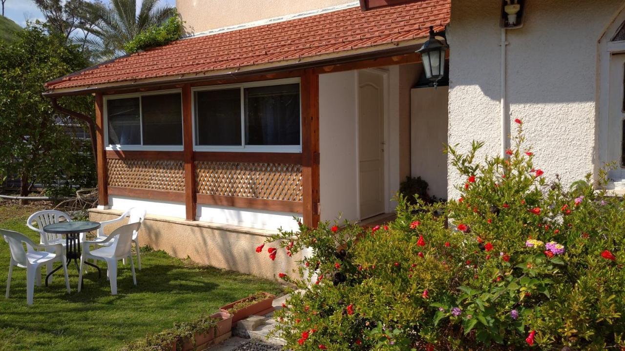 Jordan Valley One Room Apartment Menahemya Екстер'єр фото