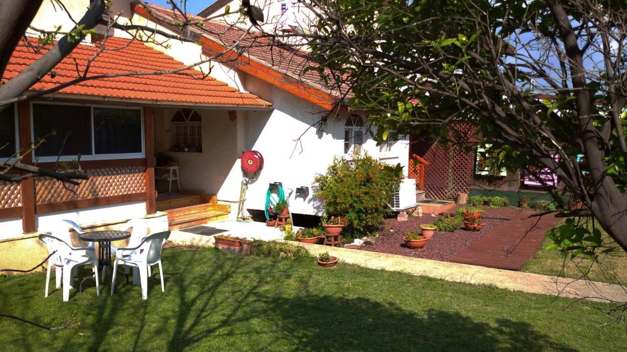 Jordan Valley One Room Apartment Menahemya Екстер'єр фото