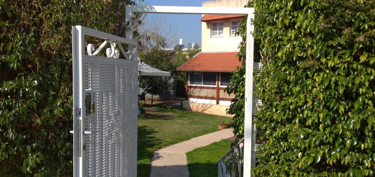 Jordan Valley One Room Apartment Menahemya Екстер'єр фото