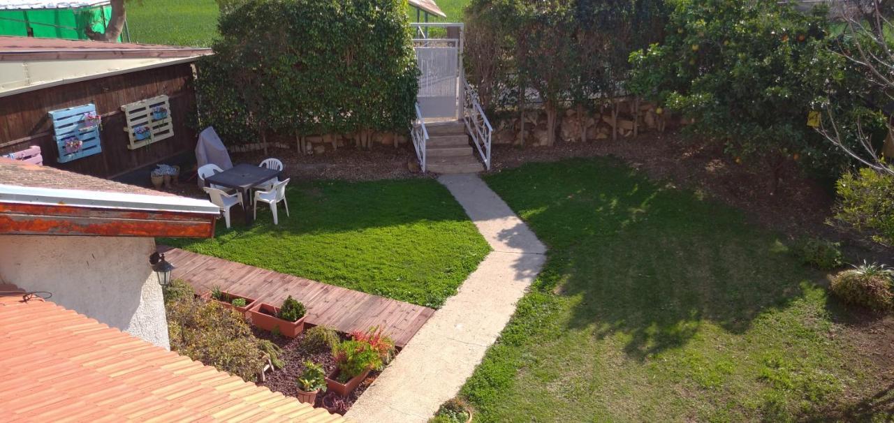 Jordan Valley One Room Apartment Menahemya Екстер'єр фото