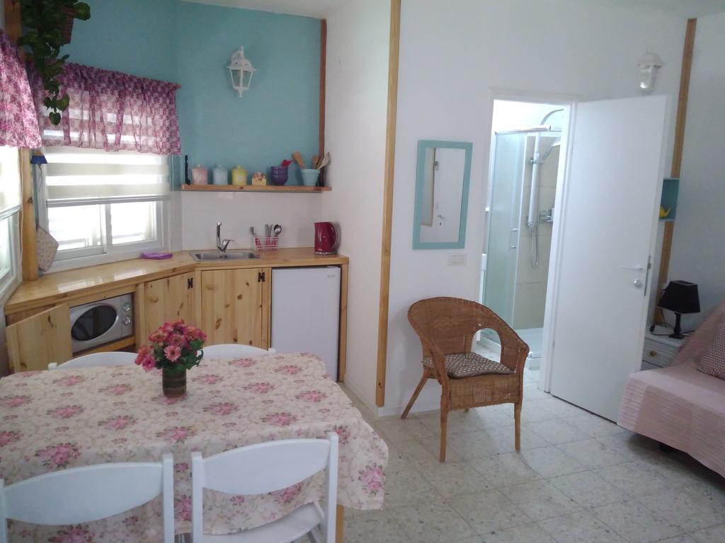 Jordan Valley One Room Apartment Menahemya Екстер'єр фото